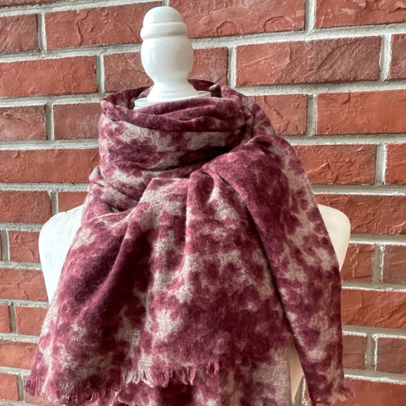 •Subtle Luxury Gemma Handmade Printed Graphic Wool Oversized Scarf Wrap … - Picture 10 of 12